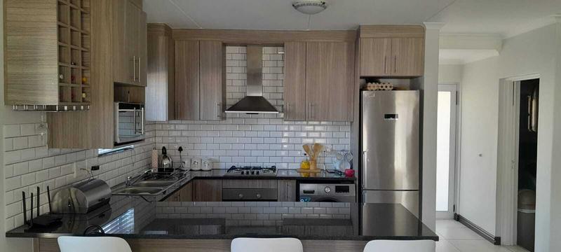 3 Bedroom Property for Sale in Buhrein Western Cape